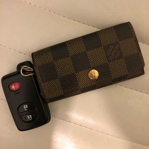Damier Ebene 4 Key Holder ❤️